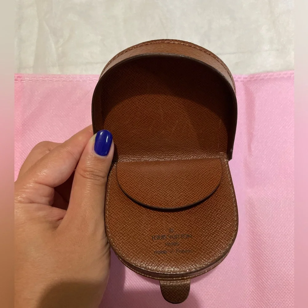 Louis Vuitton monogram coin case ๐ค - Picture 6 of 13